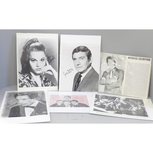 629 - An autograph selection, Michael Crawford, Gene Barry, Jamie Lee Curtis, Gerry and The Pacemakers, et... 