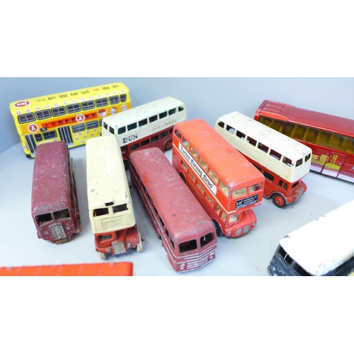 668 - Dinky Toys, EFE, and other die-cast metal buses and coaches