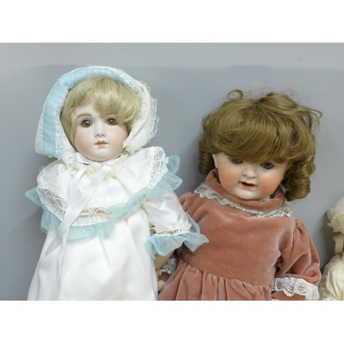 700A - Four porcelain dolls; Byron BD5, AM Germany 352/3, Otto Kunz 6789/40 and A9T GW back stamps