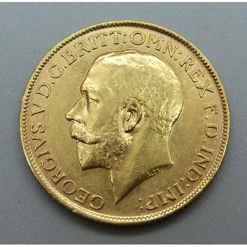 1024 - A 1912 gold full-sovereign