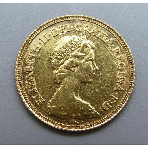 1044 - A 1982 gold half-sovereign