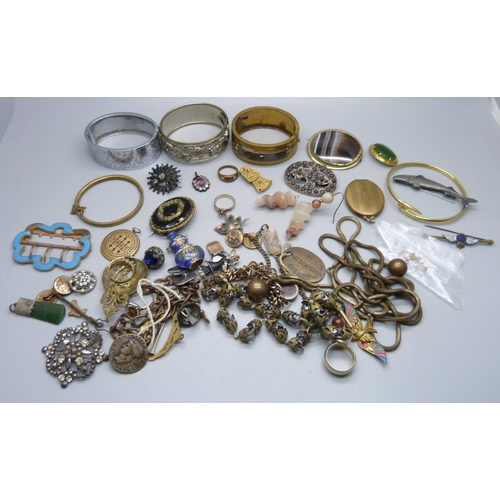 1054 - Antique costume jewellery, some a/f