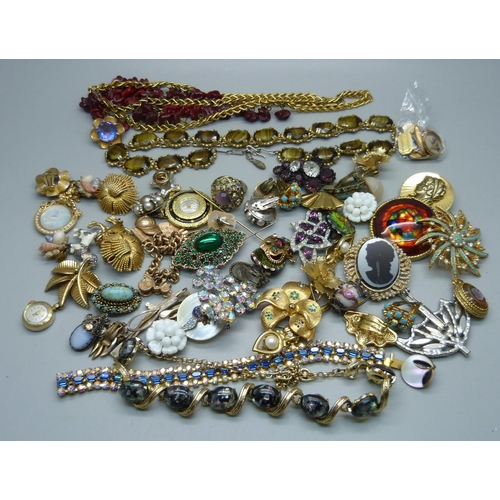 1059 - Vintage costume jewellery