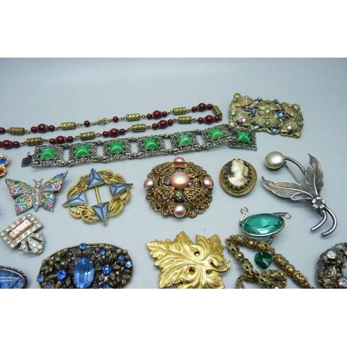 1062 - A collection of Czech brooches and a necklace