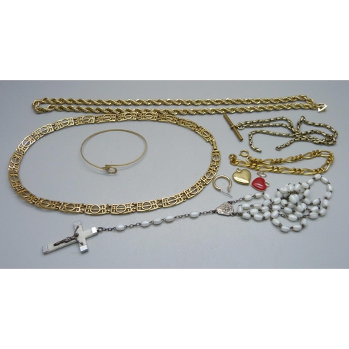 1064 - Gold-tone jewellery, etc.