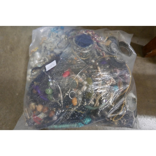 1081A - A bag of costume jewellery, over 8kg **PLEASE NOTE THIS LOT IS NOT ELIGIBLE FOR POSTING AND PACKING*... 