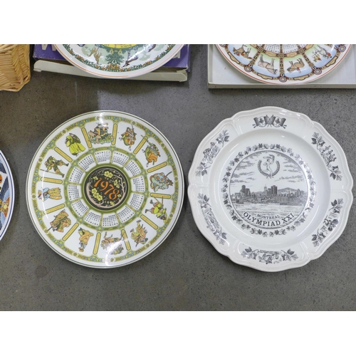 1108 - A collection of eight Wedgwood Calender plates **PLEASE NOTE THIS LOT IS NOT ELIGIBLE FOR POSTING AN... 