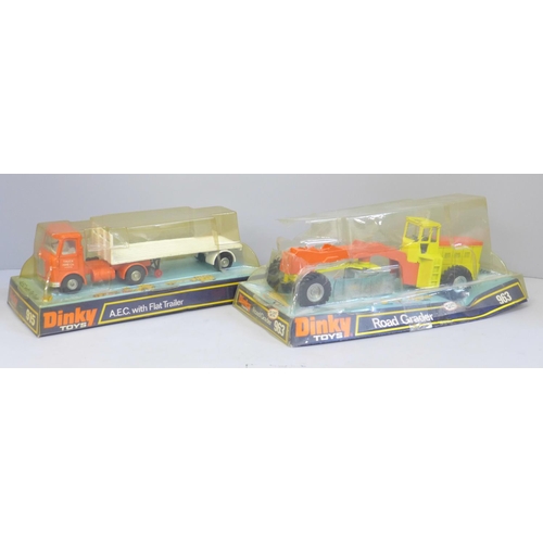 648 - Two Dinky Toys model vehicles - A.E.C. with flat trailer, 915 and Road Grader, 963 in original blist... 