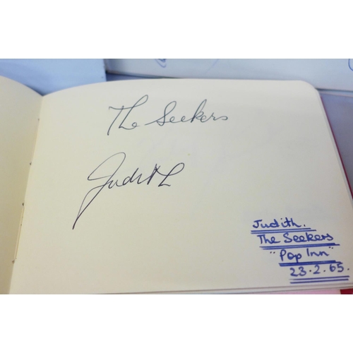 650 - Autograph books, mainly 1960s (5)