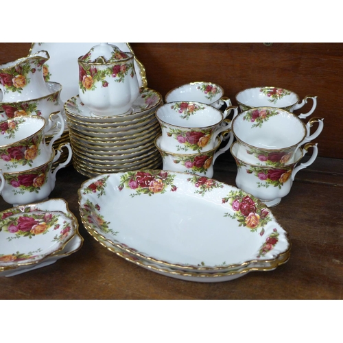 689 - Royal Albert Old Country Roses teawares, fourteen cups and saucers, eleven tea plates, etc.  **PLEAS... 