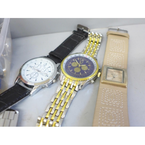 711 - Ladys and gentlemens wristwatches