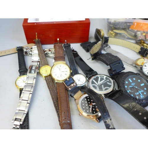 711 - Ladys and gentlemens wristwatches