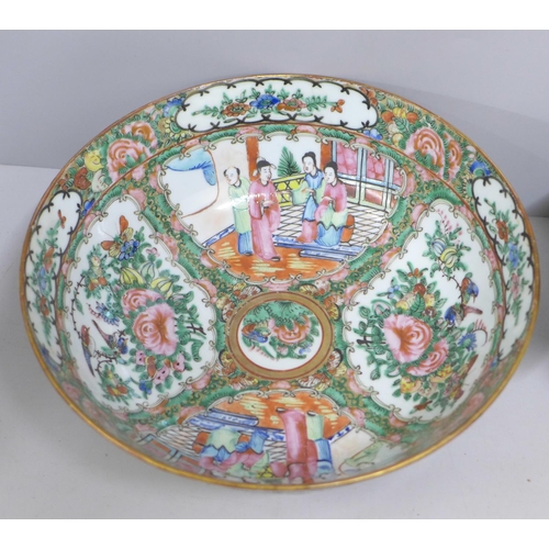 812 - A 19th Century Chinese export famille rose bowl and a tea pot