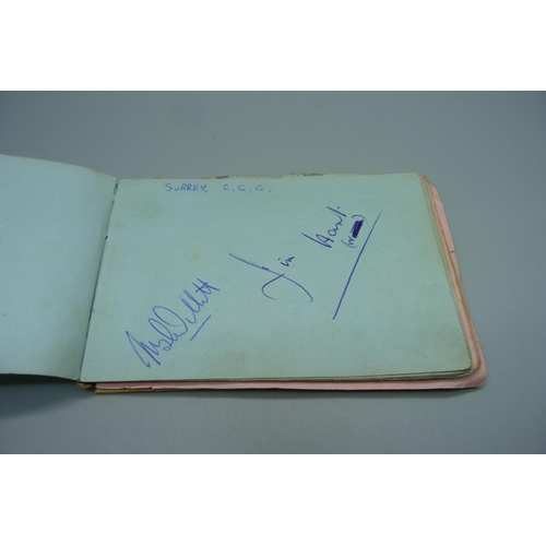 824 - An autograph book, mainly Sport, 1950s and 1960s, Surrey, Sussex, India 1959, Johnny Kwango, Billy T... 