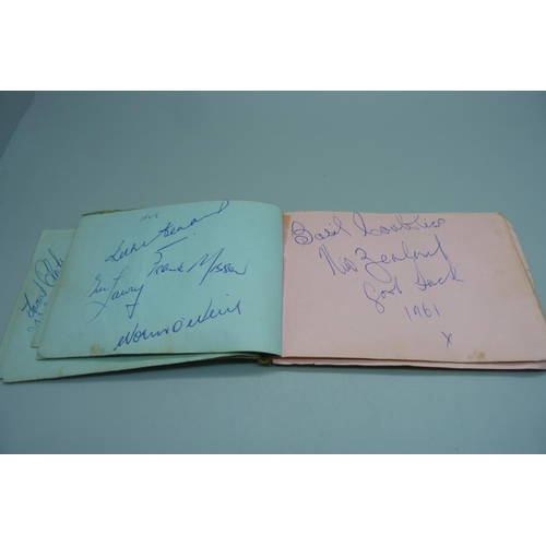 824 - An autograph book, mainly Sport, 1950s and 1960s, Surrey, Sussex, India 1959, Johnny Kwango, Billy T... 