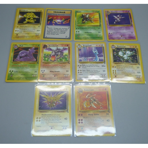 830 - 10 rare vintage Pokemon cards