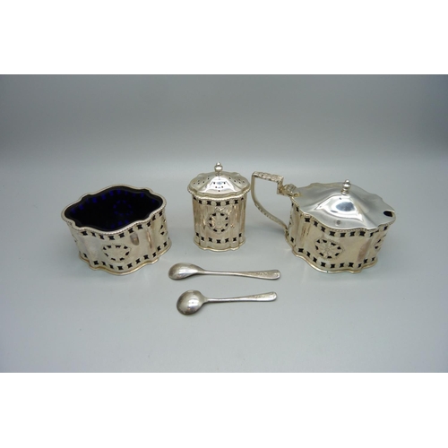 838 - A silver cruet set, Birmingham 1973, 237g, in a fitted case