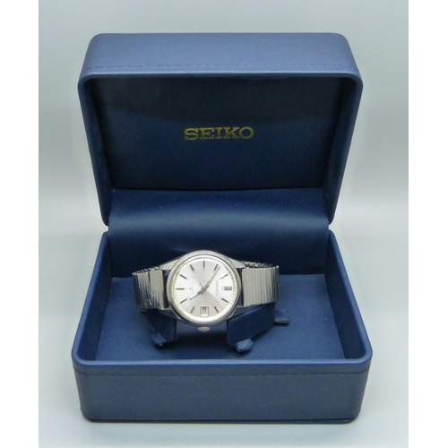 855 - A Seiko wristwatch