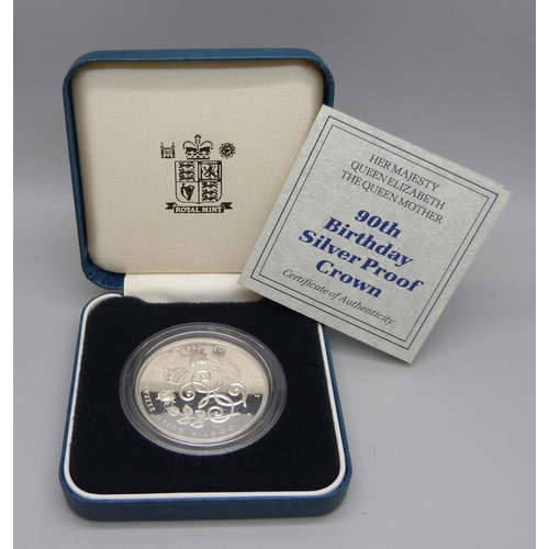 863 - A Royal Mint Her Majesty The Queen Elizabeth The Queen Mother 90th Birthday silver proof crown, boxe... 