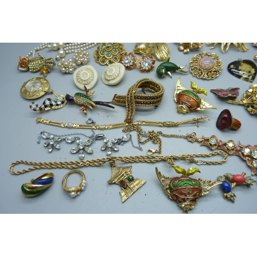 880 - Vintage costume jewellery