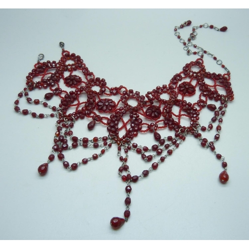 891 - A red stone statement necklace