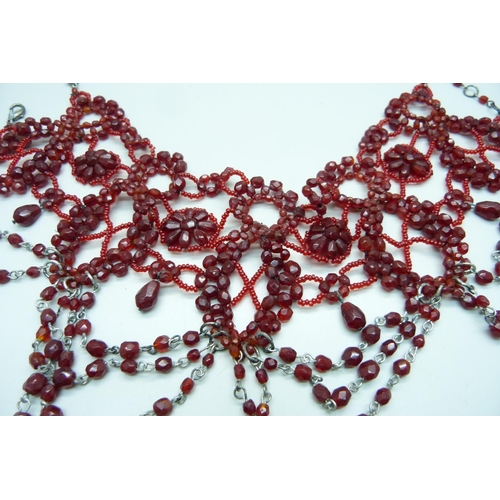 891 - A red stone statement necklace