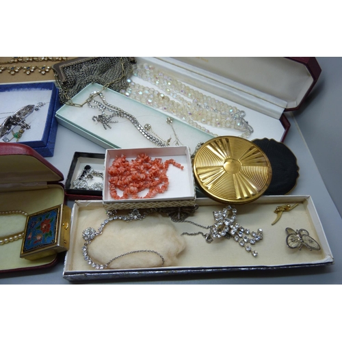 898 - Vintage jewellery, compacts, a mesh purse, etc.