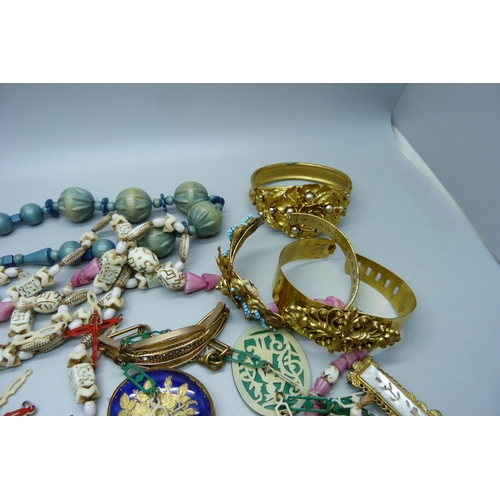 901 - A collection of Czech costume jewellery and a green Bakelite cuff