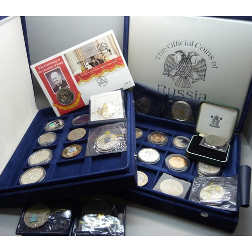 905 - A collection of commemorative coins