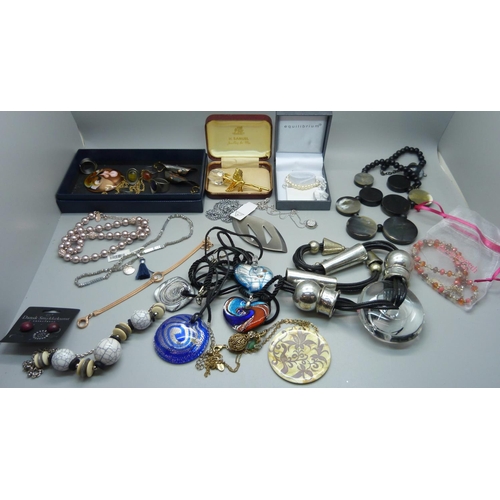 907 - Assorted jewellery including 1970's stainless designer items, Danish and Swarowski, etc.