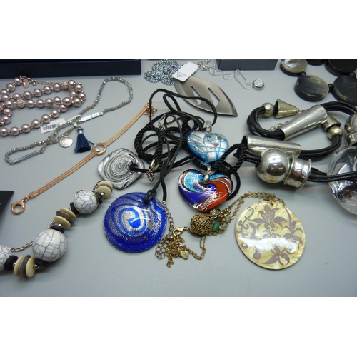 907 - Assorted jewellery including 1970's stainless designer items, Danish and Swarowski, etc.