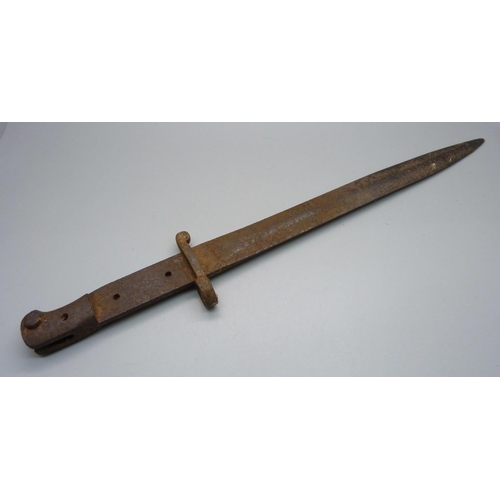 908 - A British bayonet, a/f, no handle