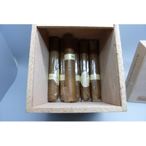 909 - Six Davidoff cigars, Dominican Republic, two Romeo y Julieta cigars and mini cigarillos