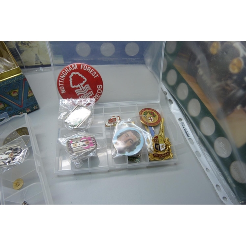 915 - A tin of badges and coin collection cards (5)