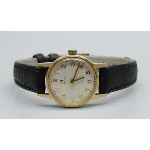 923 - A lady's 9ct gold cased Omega wristwatch