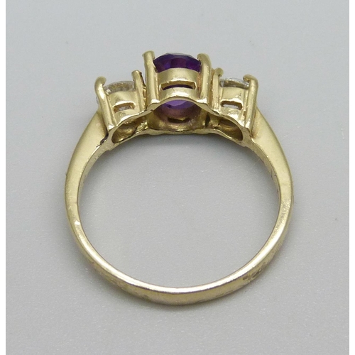 925 - An amethyst and diamond ring, diamonds approximately 0.90 carat total weight, 3.9g, Q