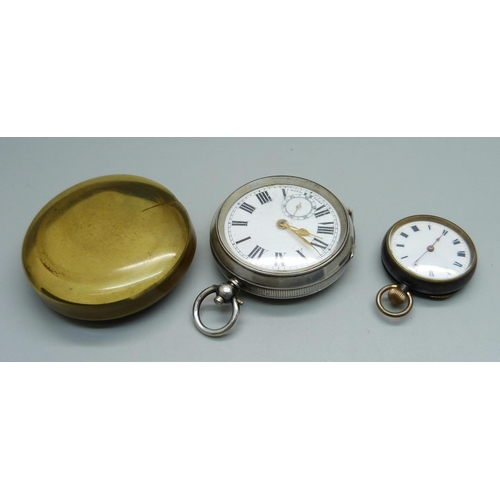 960 - A silver cased pocket watch and a gun metal cased fob watch