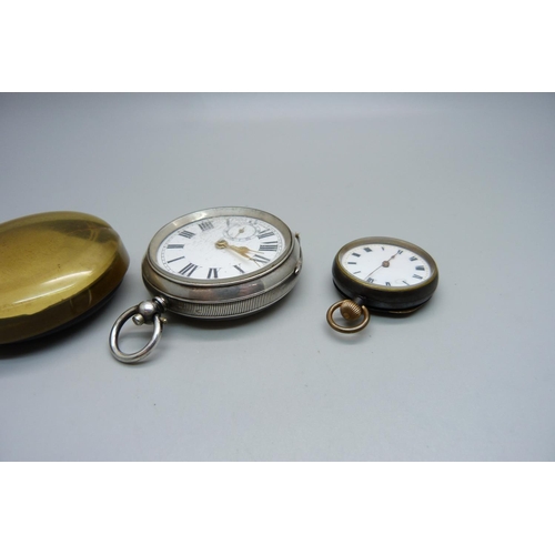 960 - A silver cased pocket watch and a gun metal cased fob watch