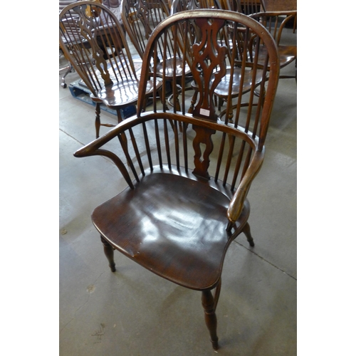 118 - A set of six 19th Century style elm Windsor chairs