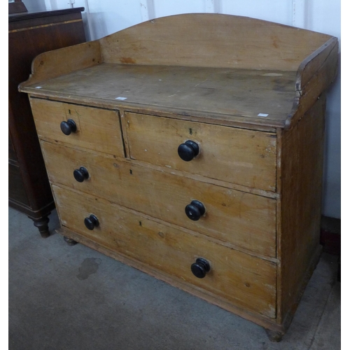 135 - A Victorian pine chest of drawers