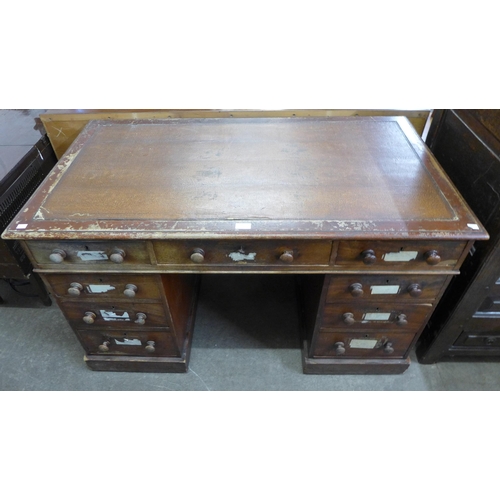 142 - A Victorian mahogany pedestal desk