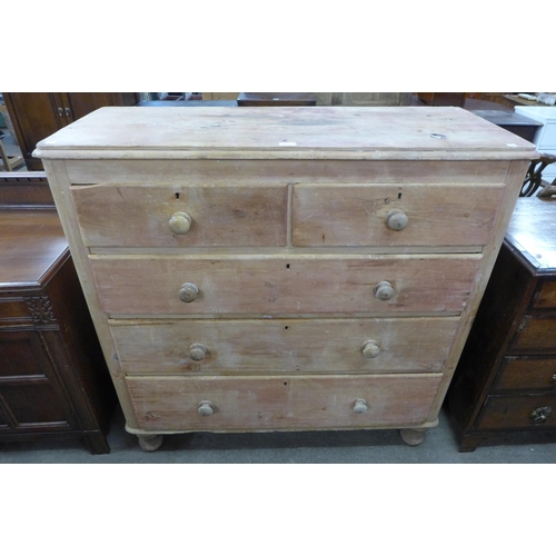 178 - A Victorian pine chest of drawers