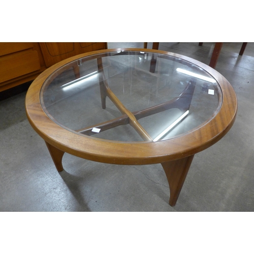 28 - A Stonehill Stateroom teak and glass topped circular coffee table