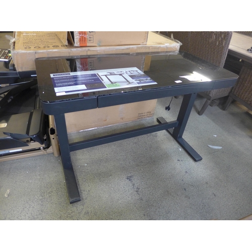 An adjustable black power Tech desk , original RRP £266.66 + VAT (4167-13)  * This lot is subject to