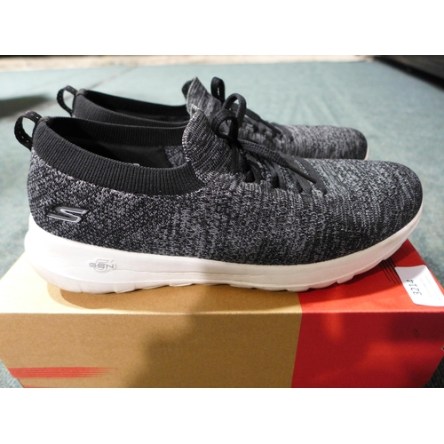 3134 - Ladies Grey Skechers - UK Size: 8 * This lot is subject to VAT