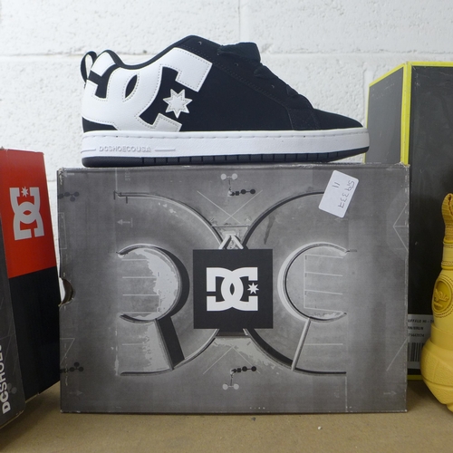 2067 - A pair of DC Shoes trainers - UK size 8