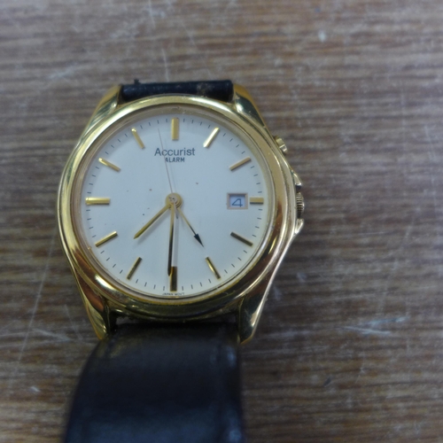 2143 - 2 Accurist wristwatch