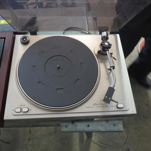 2202 - A Marantz turntable (model:- 6025) and a dual turntable (505)