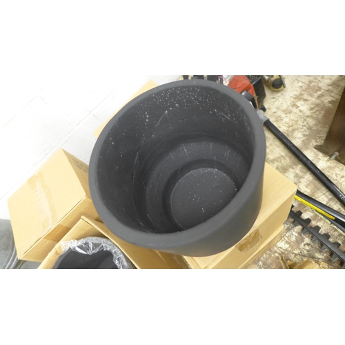 2271 - Four matt black plant pots boxed