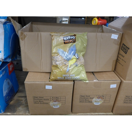 2478 - 18 bags of Extra Select seed mix/wild bird feed (3kg bags) - expiry date May 2024